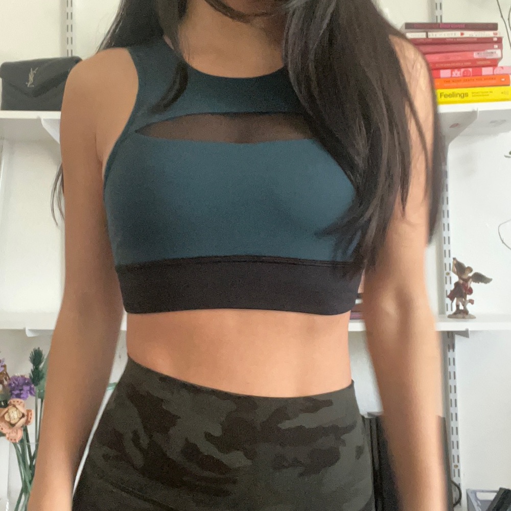 LULULEMON MESH SPORTS BRA